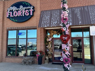 Offering fresh flowers, candy bouquets, plants, and gifts!