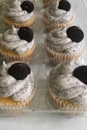 1 Dozen Oreo Cupcakes
