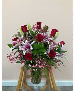 1 Dozen Rose Deluxe with Lilies  Valentines Day 