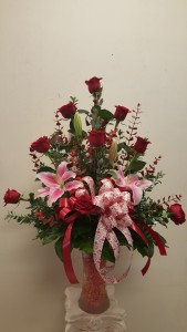 1 dozen roses round design in a nice elegant vase Birth Day in Norwalk, CA | Ana's Flowers 1 dozen roses round design in a nice elegant vase Birth Day in Norwalk, CA | Ana's Flowers
