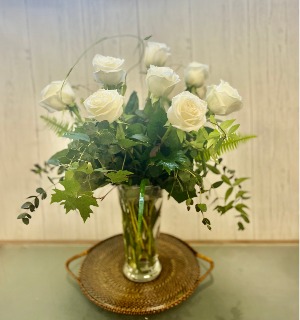 1 Dozen White Roses Vase Arrangement