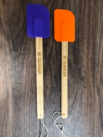 E1 teacher Engraved spatula