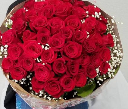 100 Special Wrapped red roses