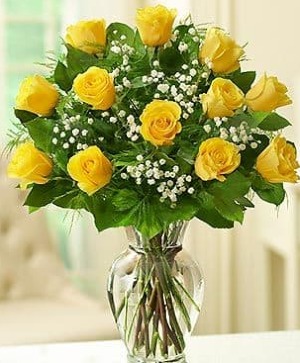 12 Classic Yellow Burst Rose Arrangement