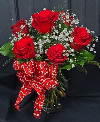 1/2 Dozen red roses Valentine Arrangement