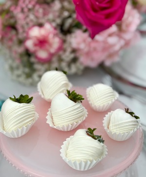 1/2 dozen White Chocolate strawberries White or Milk