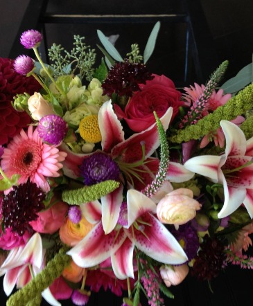 Monthly Seasonal Flower Arrangement Subscription Fresh Seasonal Arrangement  in Glastonbury, CT | THE FLOWER DISTRICT