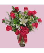 12 red rose vase  arrangement 