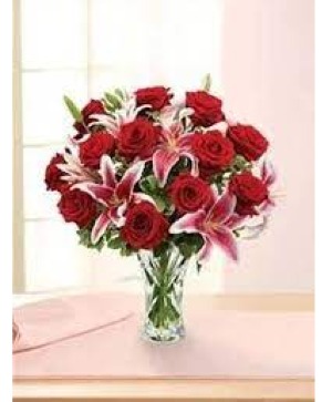12 RED ROSES WITH STARGAZER  