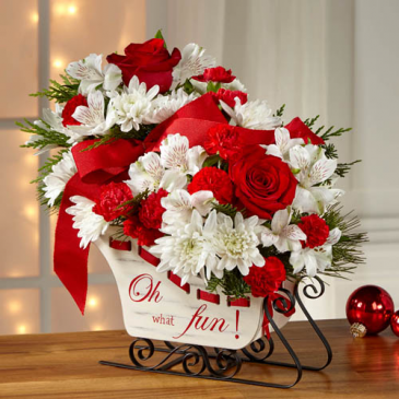 Oh What Fun - Sleigh Bouquet - CH156 Christmas in Kanata, ON | Brunet Florist Oh What Fun - Sleigh Bouquet - CH156 Christmas in Kanata, ON | Brunet Florist