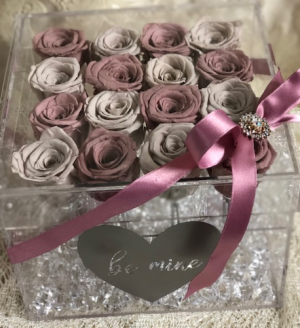 16 Preserved Roses in Acrylic box  