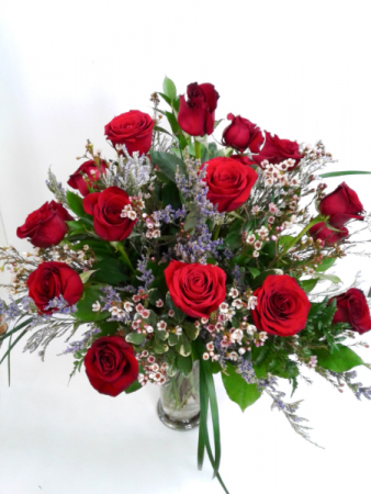 18 Long Stem  Roses Arrangement  Roses in Northfield, MN | JUDY'S FLORAL DESIGN STUDIO