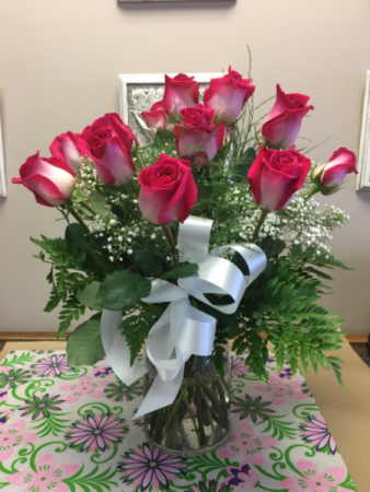 Roses in a vase Arrangement