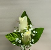 2 Sweetheart Rose Boutonniere (for boy)