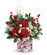 Teleflora's Winterberry Kisses Bouquet T18x600a