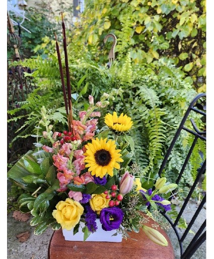 2025 Designer's Choice Sunflowers, Lisianthus, Ros