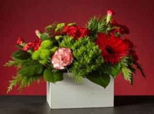 21-C15 FTD Holly Jolly  Bouquet  
