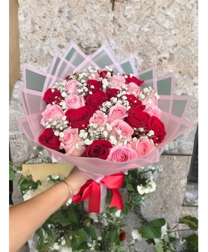 24 Pink and white Roses Ramo 