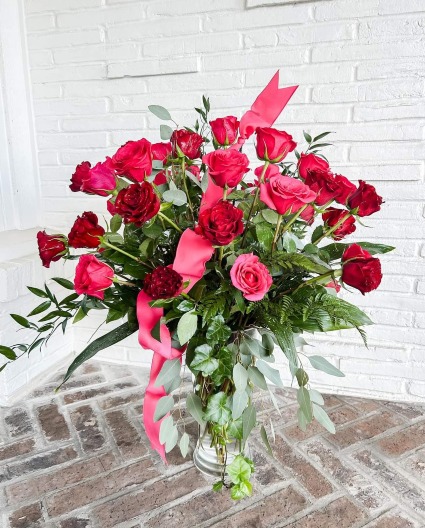 3 Dozen Roses Floral arrangement