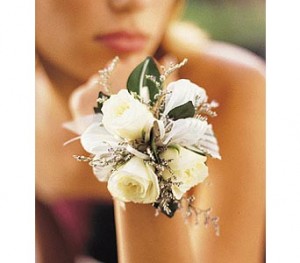 フラワー・ガーデニング corsage no.767 Royal Blue Keepsake Corsage | Midland, TX