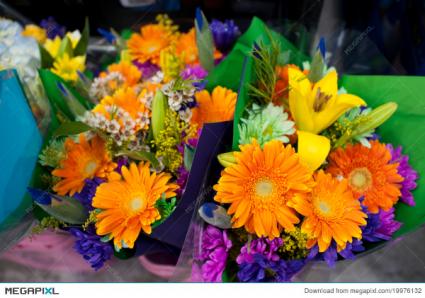 35 THURSDAY Wrapped spring flowers