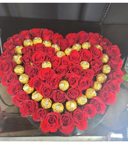 4 dz heart box with chocolates 