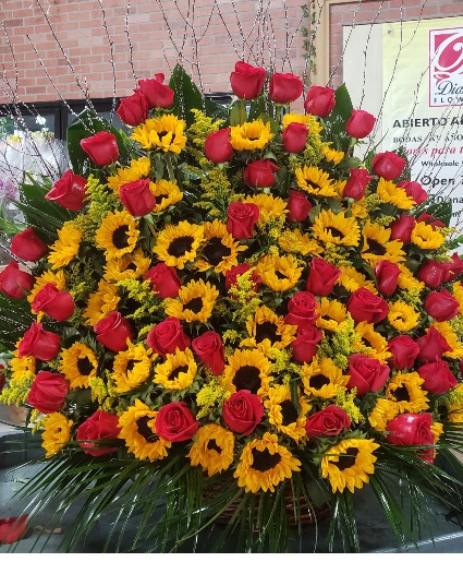 4 dz roses sunflowers 