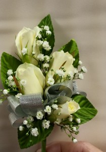 4 Sweetheart rose  corsage (for girl)