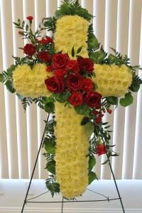 CR401: FUNERAL CROSS  WITH ROSES 