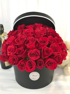 50 Roses Luxury Gift Box with Lid Flower Arrangement