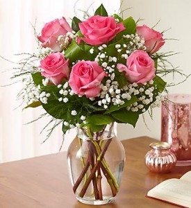 6 Pink Roses Arranged in a Vase