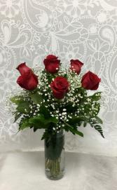 6 Red Rose Bouquet  In Vase 