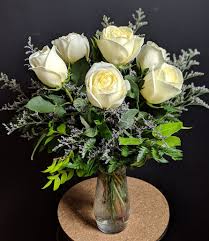 6 White Roses 