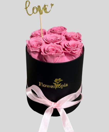 7 PRESERVED PINK ROSES IN A ROUND BOX Preserved Rose Box