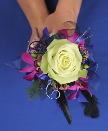 A Night to Remember Handheld Bouquet in New Port Richey, FL | FLOWERS TODAY FLORIST