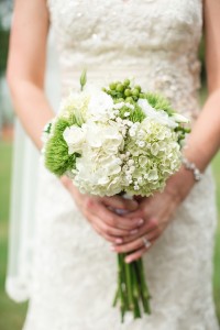 WHITE AND GREEN DIVINE HANDHELD BOUQUET