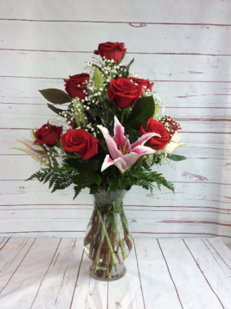9 or 12 Roses With Stargazer Lilies 