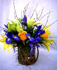 COLOURS OF SPRING Favourite Flower Vase