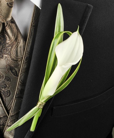 CLASSY CANDLELIGHT Prom Boutonniere in Cincinnati, OH | Reading Floral Boutique