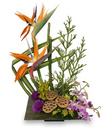 PARADISE GARDEN Floral Arrangement