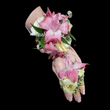 A Corsage To Remember Corsage in Hannibal, NY | House of Bloom Florals