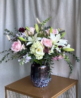 A DARLING DREAM FLOWER ARRANGEMENT
