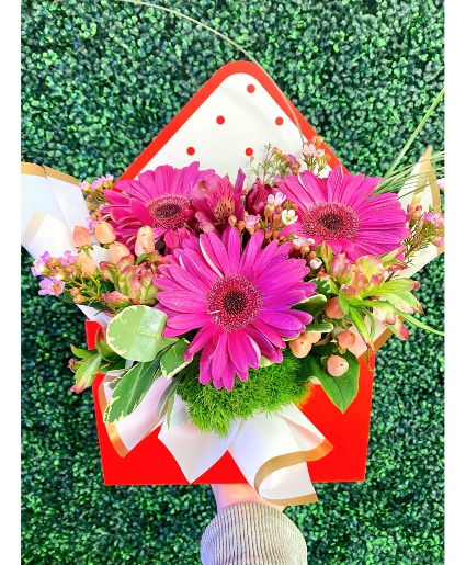 A Letter To YOU!  Valentine Mixed Arrangement 