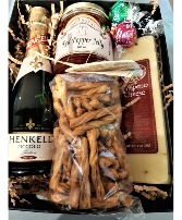  PICCOLO CHAMPAGNE 200ML PAIRED WITH CHEESE, JELLY & CRACKERS