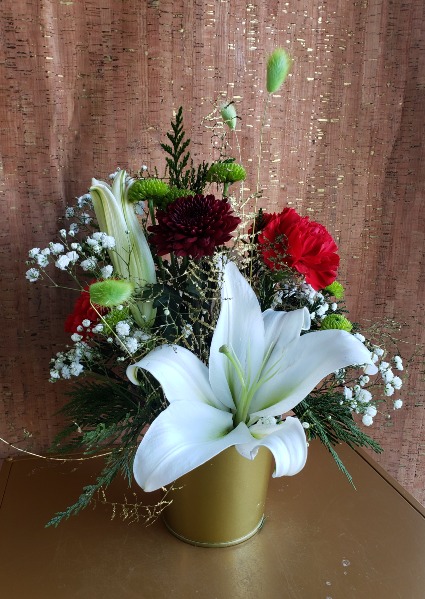 A LITTLE MAGIC CHRISTMAS ARRANGEMENT