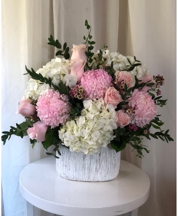 A Mother's Love Vase Arrangement in Woodbridge, ON | PRIMAVERA FLOWERS & MORE LTD. A Mother's Love Vase Arrangement in Woodbridge, ON | PRIMAVERA FLOWERS & MORE LTD.
