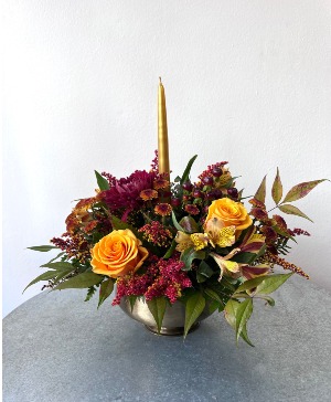 A Traditional Holiday Centerpiece