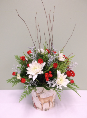 A WOODLAND CHRISTMAS ARRANGEMENT in Springfield, VT | WOODBURY FLORIST A WOODLAND CHRISTMAS ARRANGEMENT in Springfield, VT | WOODBURY FLORIST