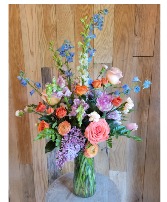 Airy and Bright Arrangement in a vase