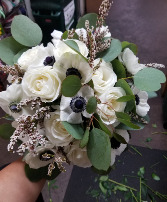 Airy White Bouquet Wedding Bouquet